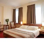 Hotel M