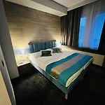 Hotel M