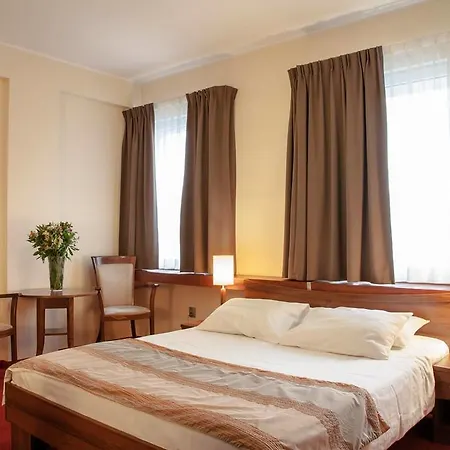 Hotel M 3*